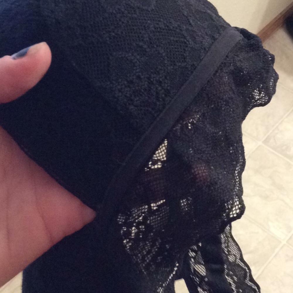Pink Victoria’s Secret lace lightly lined bra - Picture 2 of 4